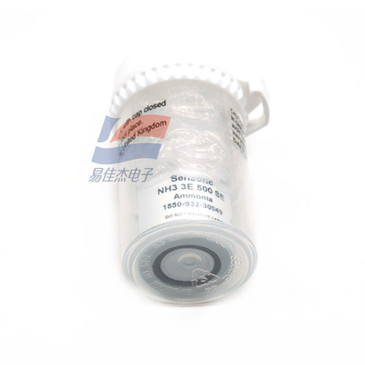 NH3 3E 500 SE جهاز استشعار الغاز الكهروكيماوي جهاز استشعار غاز الأمونيا 0-500ppm حساسية منخفضة للتغيرات المفاجئة للرطوبة تطبيقات محمولة ومثبتة