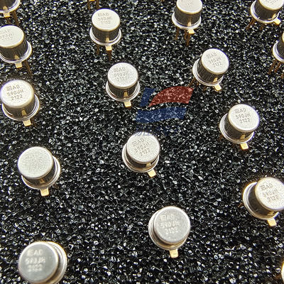 مستشعر درجة الحرارة الدائرة المتكاملة ثنائي المسامير AD590JH بدقة معايرة عالية ومقاومة كهربائية